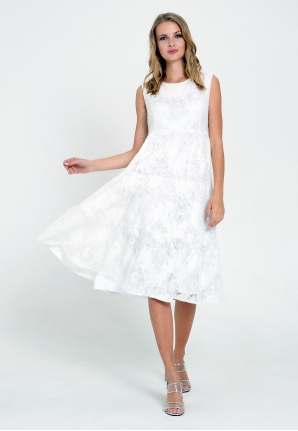 Летнее платье из кружева с воланами белое